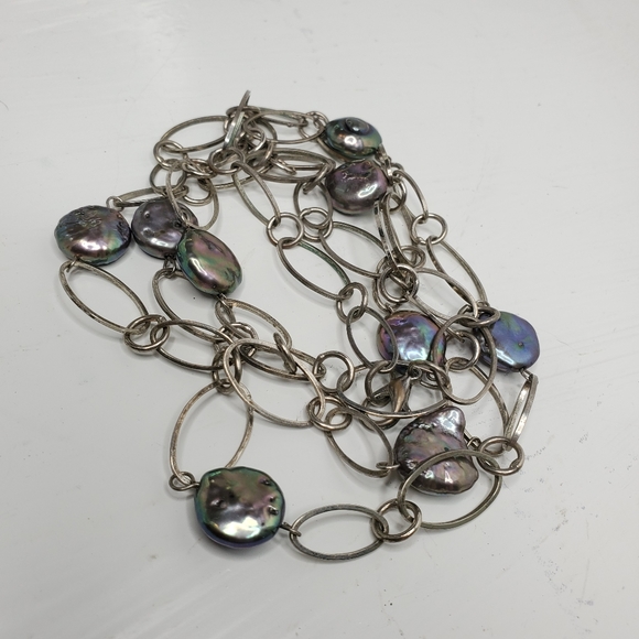 Effervesent Freshwater Gray Pearl Loop Necklace - Picture 4 of 9